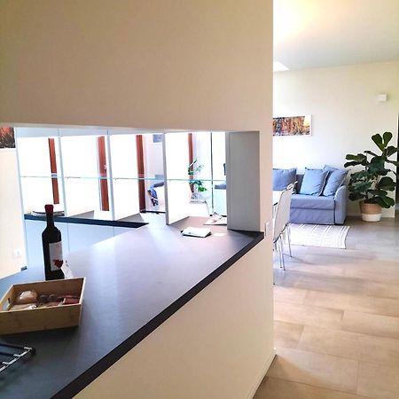 شقة Verde Rame In Citta' Alta Con Garage Charme E Relax بيرغامو المظهر الخارجي الصورة