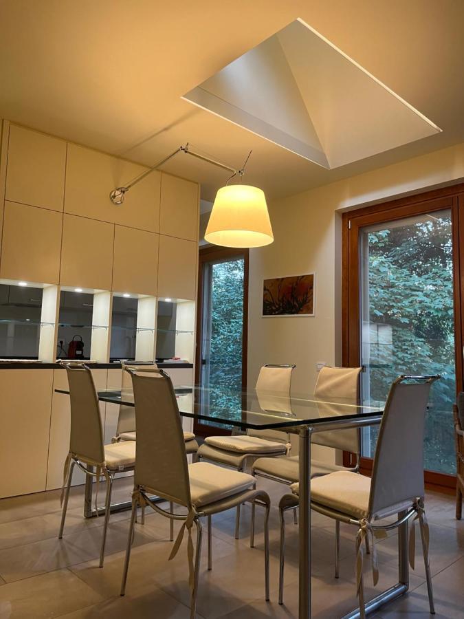 شقة Verde Rame In Citta' Alta Con Garage Charme E Relax بيرغامو المظهر الخارجي الصورة