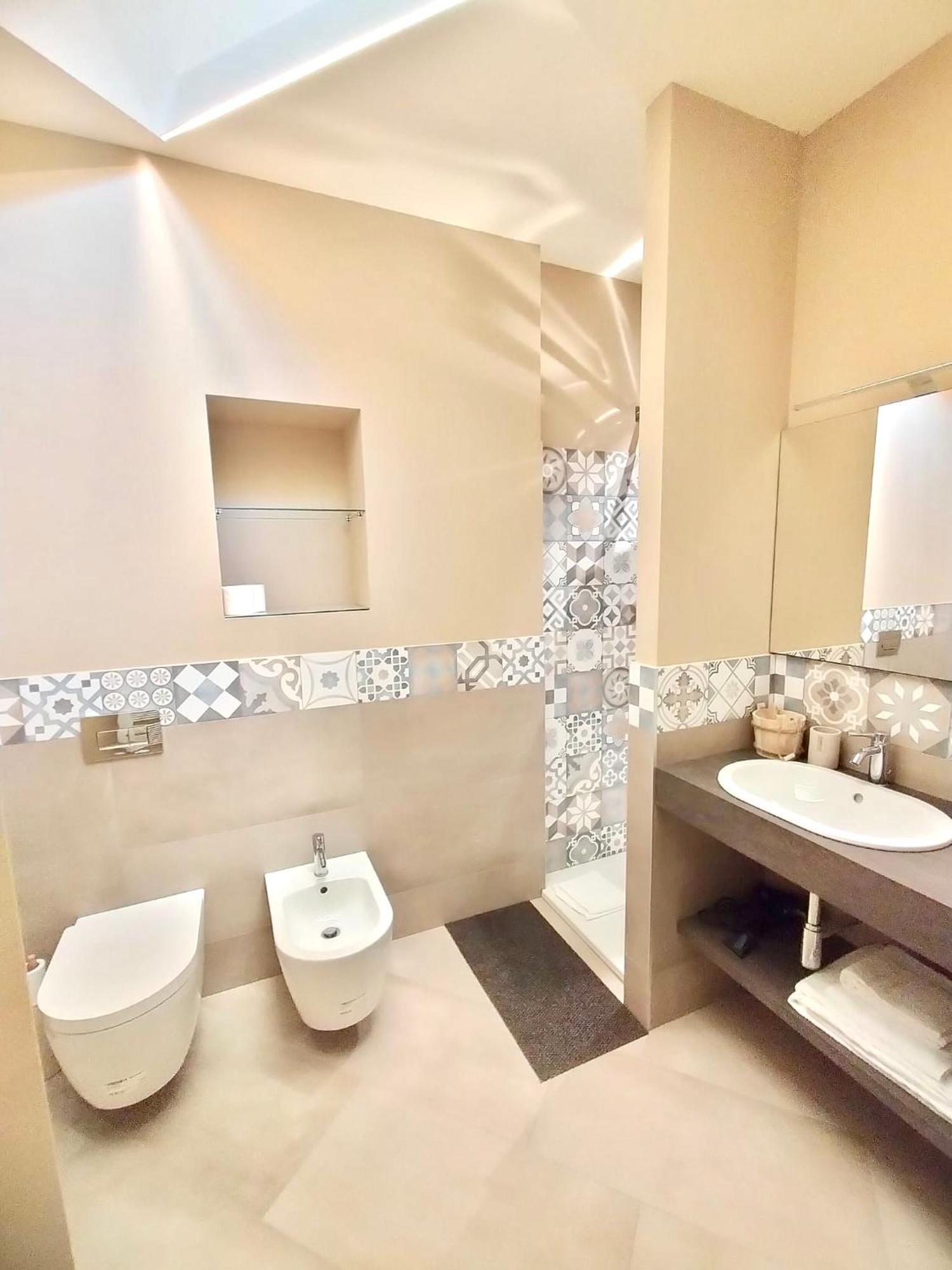 شقة Verde Rame In Citta' Alta Con Garage Charme E Relax بيرغامو المظهر الخارجي الصورة